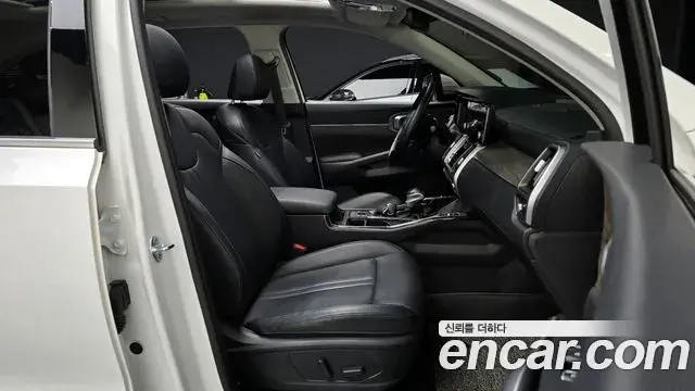 Kia Sorento 2022 — ფოტო 18/20