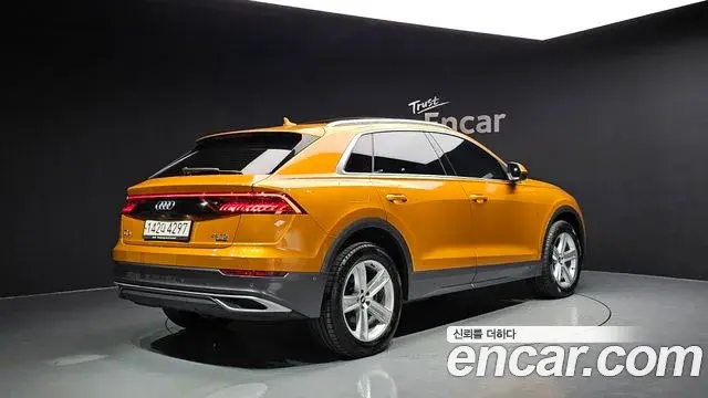 Audi Q7 2021 — Фото 2/20