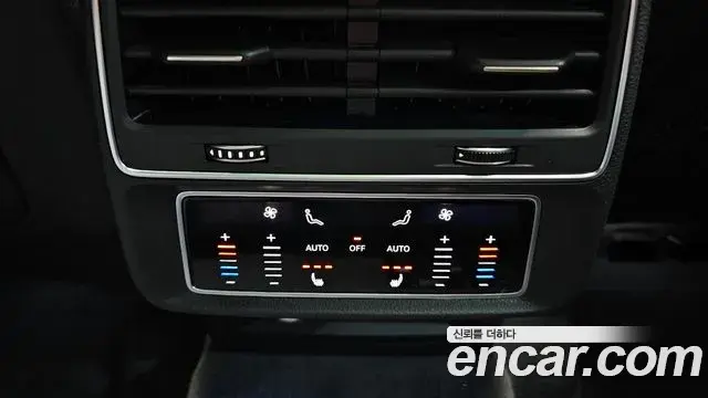Audi Q7 2021 — Фото 19/20