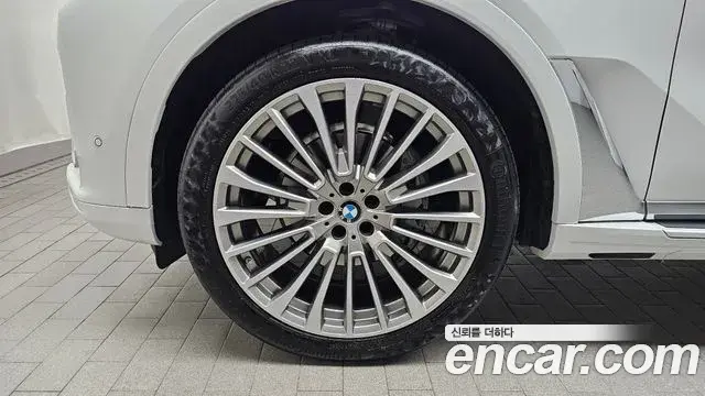 BMW X7 2022 — Photo 6/20