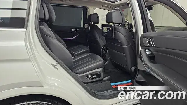BMW X7 2022 — Photo 14/20