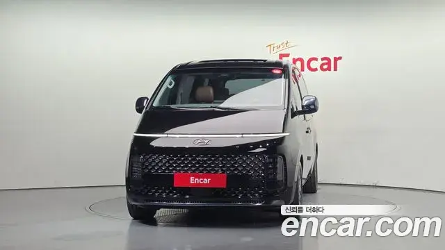 Hyundai Staria 2023 — ფოტო 20/20