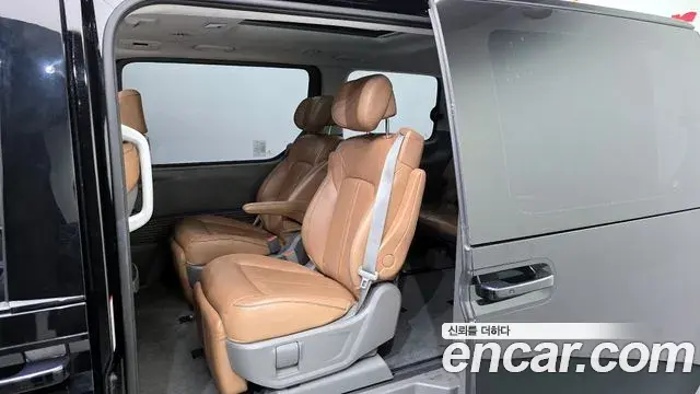 Hyundai Staria 2023 — ფოტო 7/20