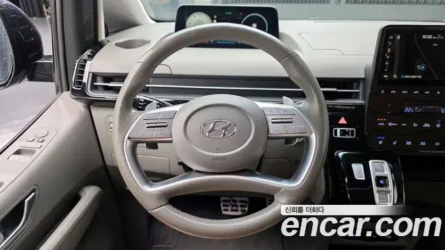 Hyundai Staria 2023 — ფოტო 13/20