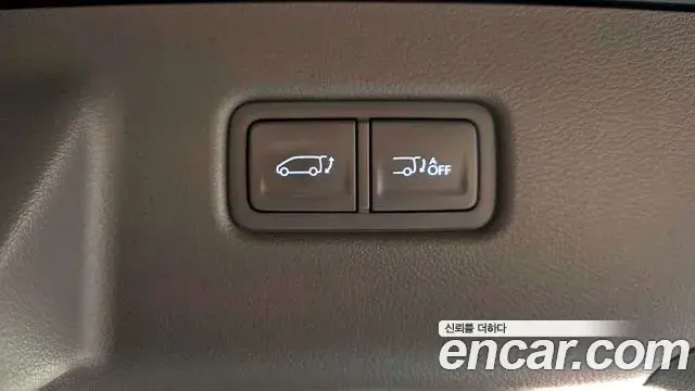 Hyundai Staria 2023 — ფოტო 18/20