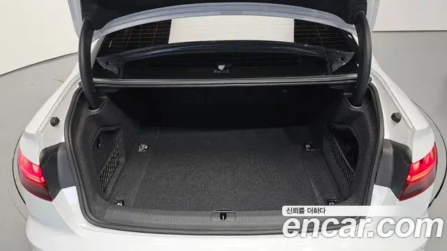 Audi A4 2023 — Photo 17/20