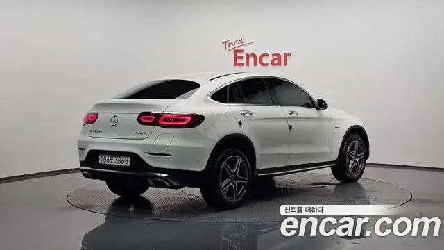 Mercedes-Benz GLC-Class 2021 — Photo 1/20