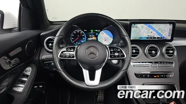 Mercedes-Benz GLC-Class 2021 — Photo 10/20