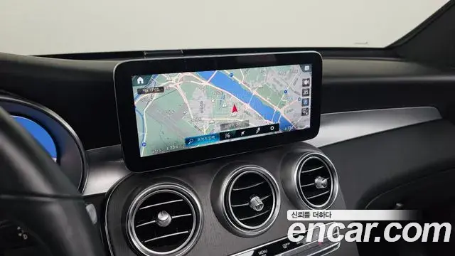 Mercedes-Benz GLC-Class 2021 — Photo 15/20