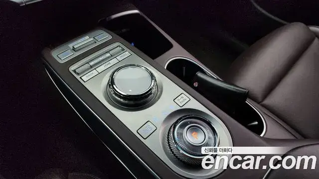 Genesis GV70 2021 — ფოტო 11/20