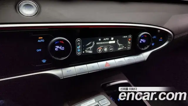 Genesis GV70 2021 — ფოტო 8/20