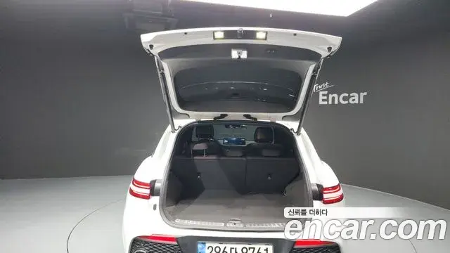 Genesis GV70 2021 — ფოტო 18/20