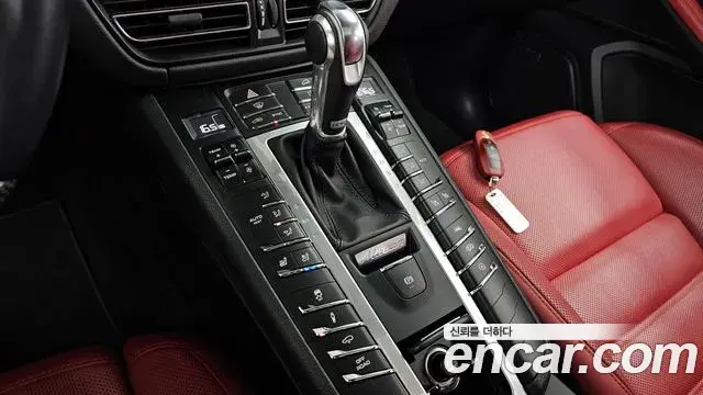 Porsche Macan 2021 — Photo 15/20