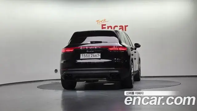 Porsche Cayenne 2020 — ფოტო 4/20