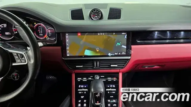 Porsche Cayenne 2020 — ფოტო 15/20