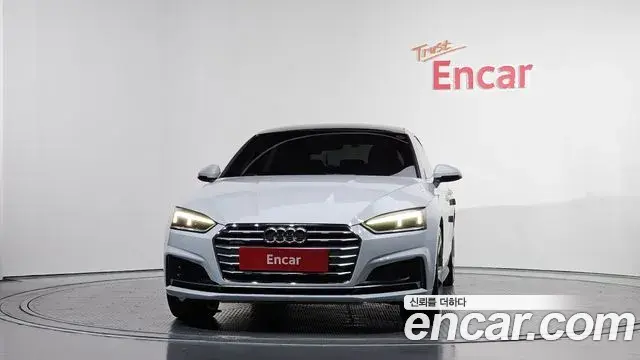Audi A5 2019 — ფოტო 8/20