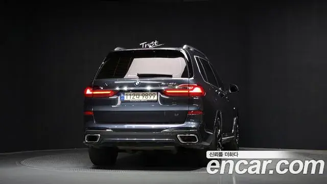 BMW X7 2022 — Фото 4/20