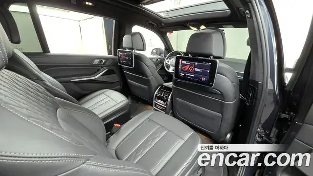 BMW X7 2022 — Фото 12/20