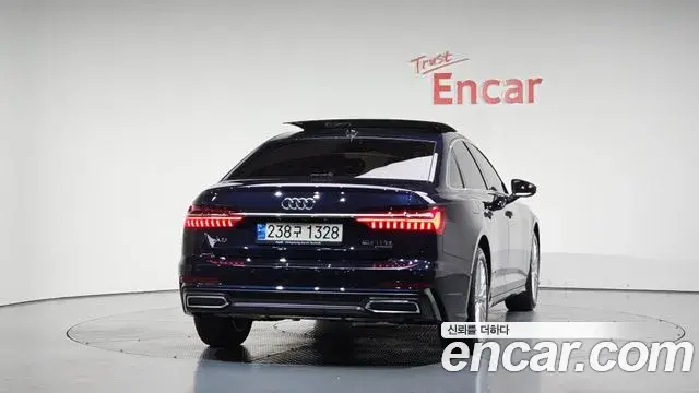 Audi A6 2021 — ფოტო 14/20