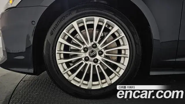 Audi A6 2021 — ფოტო 9/20