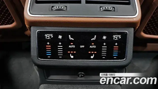 Audi A6 2021 — ფოტო 18/20