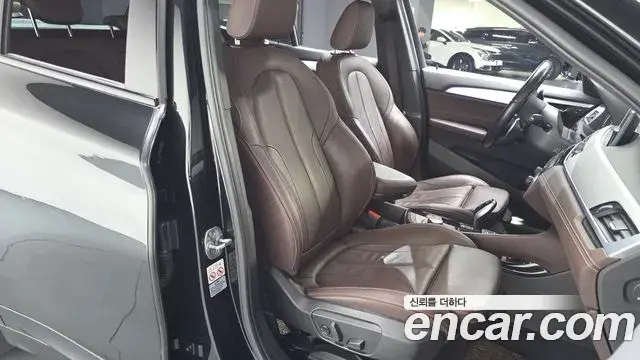 BMW X1 2022 — Şəkil 13/20