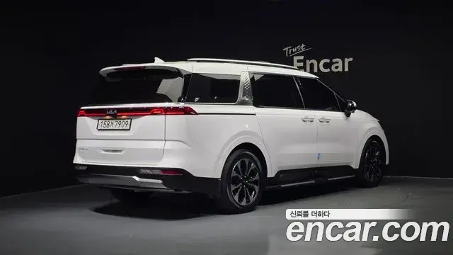 Kia Carnival 2022 — ფოტო 11/20