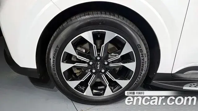 Kia Carnival 2022 — ფოტო 12/20