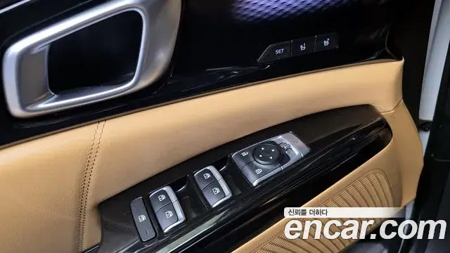 Kia Carnival 2022 — ფოტო 7/20