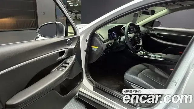 Hyundai Sonata Hybrid 2020 — Photo 14/20