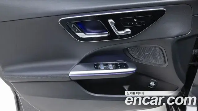 Mercedes-Benz C-Class 2023 — Şəkil 19/20