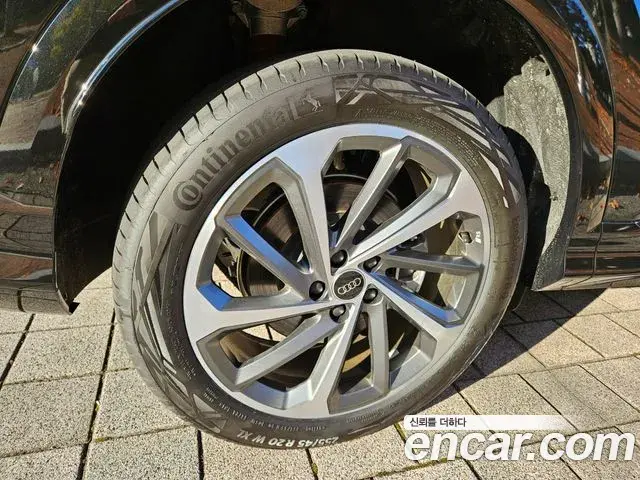 Audi Q5 2025 — Photo 9/19