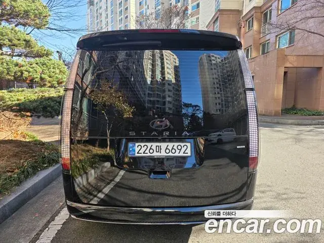 Hyundai Staria 2024 — ფოტო 16/20