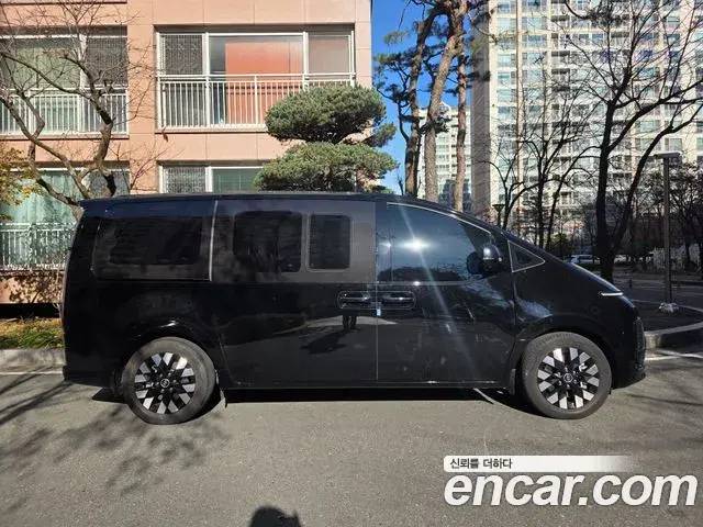 Hyundai Staria 2024 — ფოტო 10/20