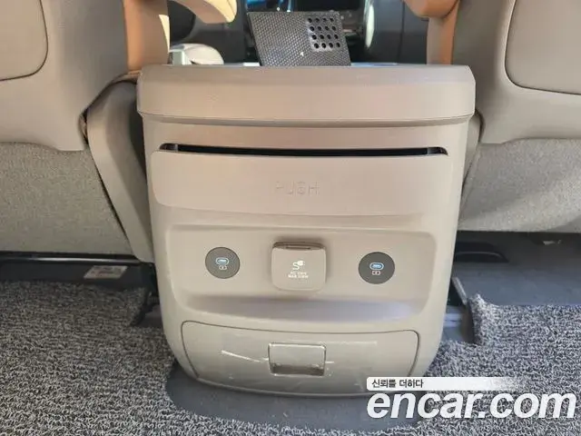 Hyundai Staria 2024 — ფოტო 11/20