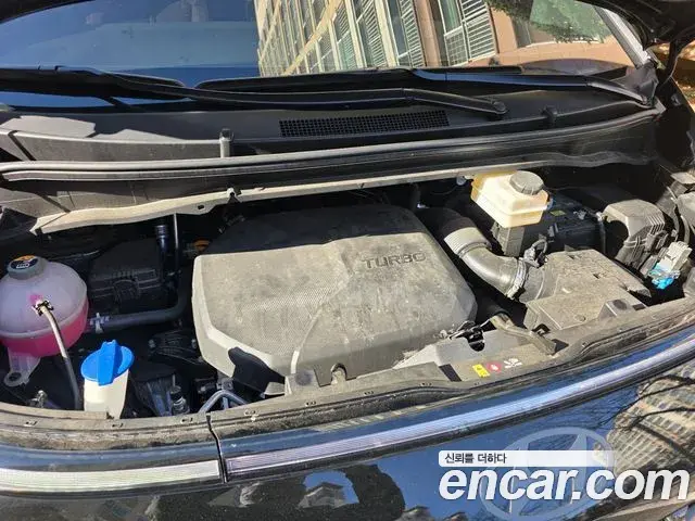 Hyundai Staria 2024 — ფოტო 18/20