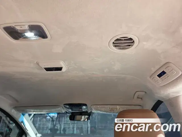 Hyundai Staria 2024 — ფოტო 19/20
