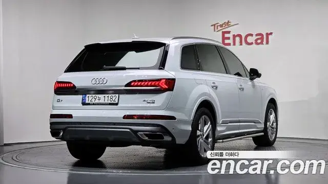 Audi Q7 2022 — Photo 13/20