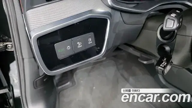 Audi A6 2021 — Şəkil 18/20