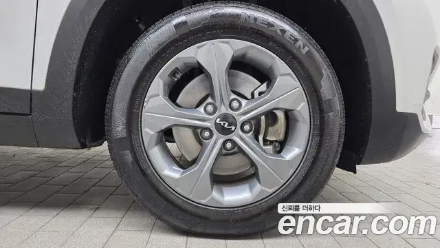 Kia Seltos 2022 — ფოტო 12/20