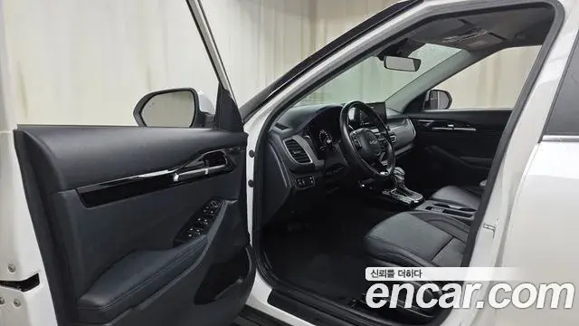 Kia Seltos 2022 — ფოტო 17/20