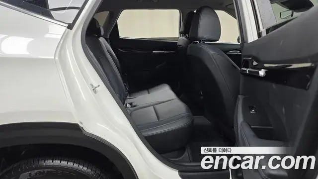 Kia Seltos 2022 — ფოტო 8/20