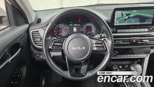 Kia Seltos 2022 — ფოტო 1/20