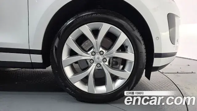 Land Rover Range Rover Evoque 2021 — Фото 5/20
