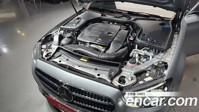 Mercedes-Benz E-Class 2022 — ფოტო 10/20