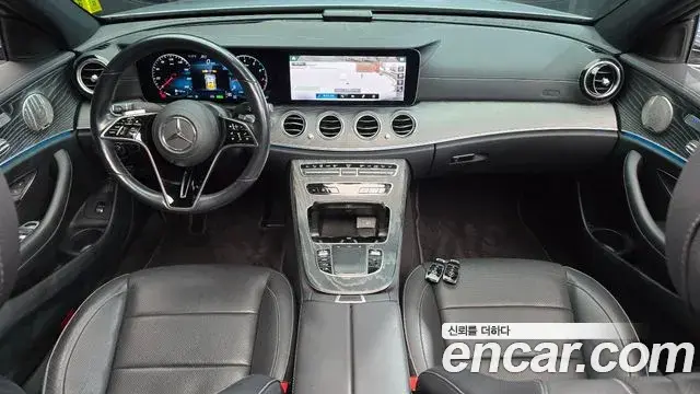 Mercedes-Benz E-Class 2022 — ფოტო 20/20