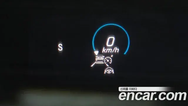 Mercedes-Benz E-Class 2022 — ფოტო 13/20