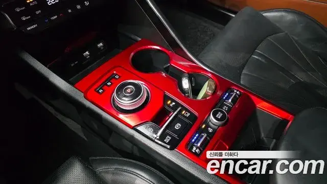 Kia K5 2021 — ფოტო 8/20
