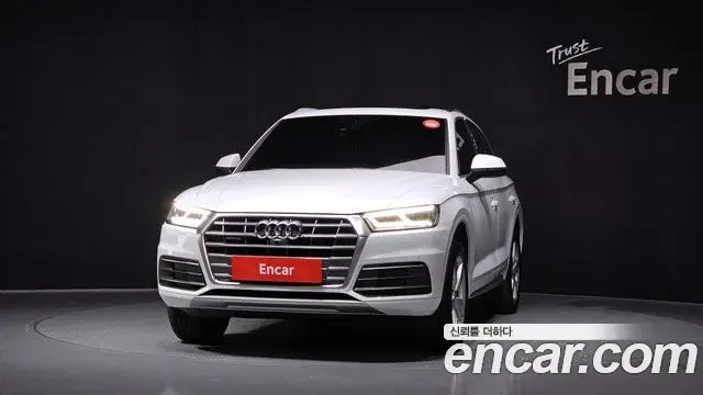 Audi Q5 2020 — ფოტო 1/20