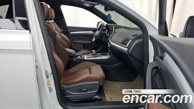 Audi Q5 2020 — ფოტო 9/20
